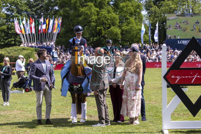 dressage PrizeGiving_Hamburg_20240512_SS350468.jpg
